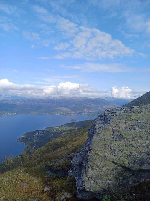 Koselig Og Moderne Leilighet, Meget Sentralt I Narvik Med Gratis Parkering! Exteriör bild