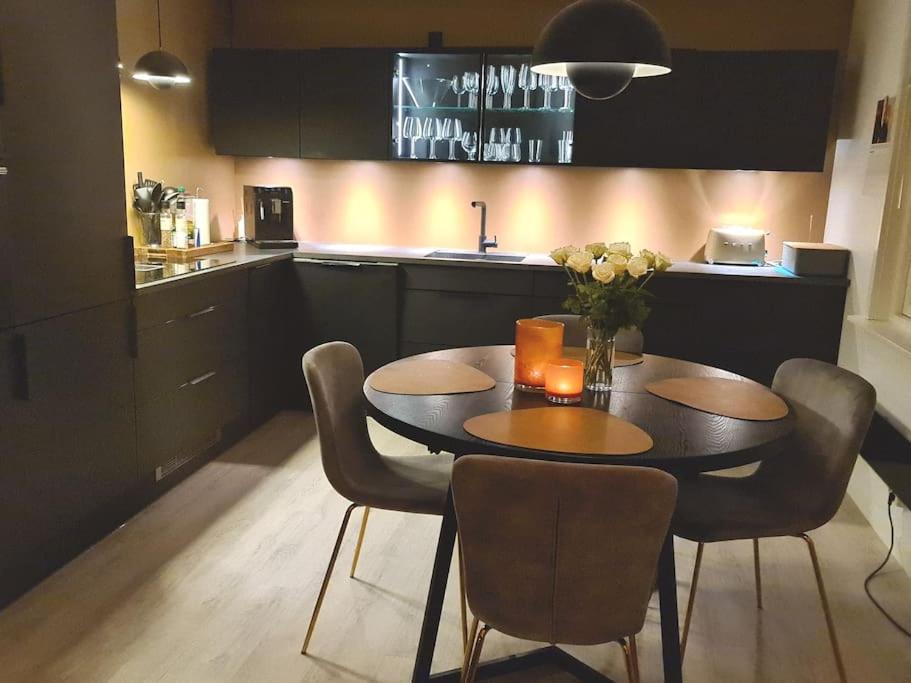 Koselig Og Moderne Leilighet, Meget Sentralt I Narvik Med Gratis Parkering! Exteriör bild